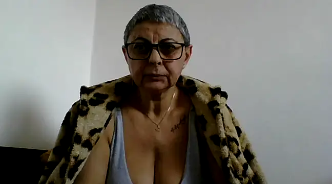 roseblak42 online show from 02/14/25, 10:38