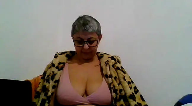 roseblak42 online show from 02/23/25, 04:57
