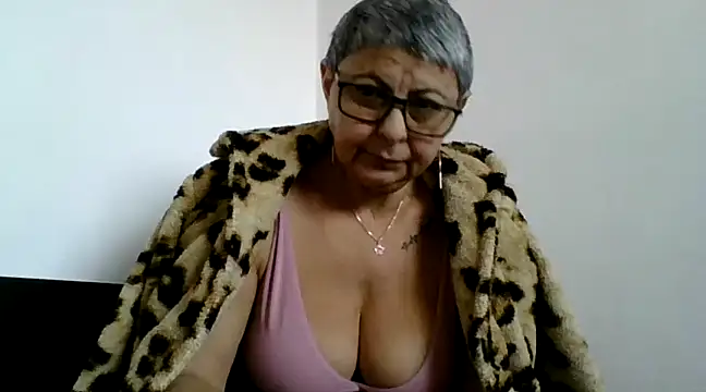roseblak42 online show from 02/26/25, 01:52