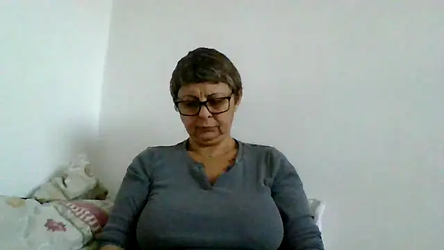 roseblak42 online show from 11/11/25, 02:06