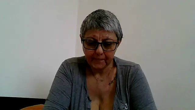 Snapshot of roseblak42 chatting on 01/07/26, 09:23 roseblak42 online show from 01/07/26, 09:23