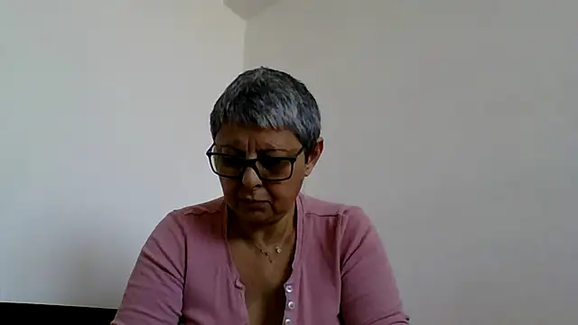 Snapshot of roseblak42 chatting on 01/09/26, 11:35 roseblak42 online show from 01/09/26, 11:35
