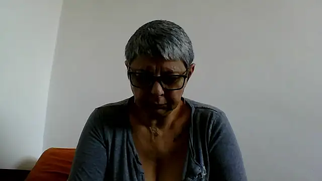 Snapshot of roseblak42 chatting on 01/12/26, 09:47 roseblak42 online show from 01/12/26, 09:47