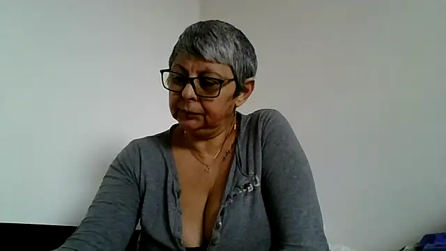 Snapshot of roseblak42 chatting on 02/02/26, 12:59 roseblak42 online show from 02/02/26, 12:59