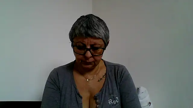 Snapshot of roseblak42 chatting on 02/04/26, 08:20 roseblak42 online show from 02/04/26, 08:20