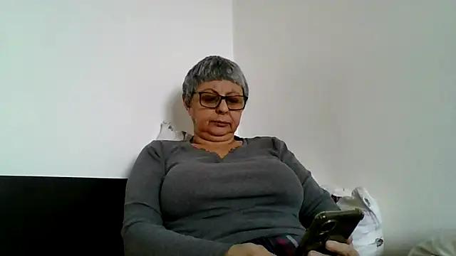 Snapshot of roseblak42 chatting on 02/08/26, 11:46 roseblak42 online show from 02/08/26, 11:46