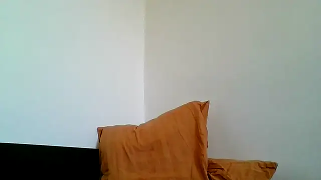 Snapshot of roseblak42 chatting on 03/01/26, 03:25 roseblak42 online show from 03/01/26, 03:25