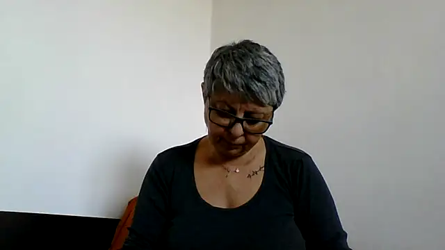 Snapshot of roseblak42 chatting on 03/14/26, 11:37 roseblak42 online show from 03/14/26, 11:37