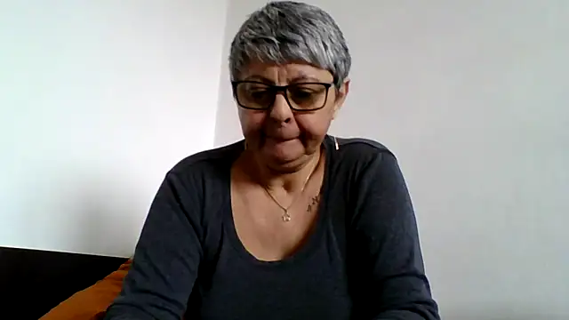 Snapshot of roseblak42 chatting on 03/20/26, 10:09 roseblak42 online show from 03/20/26, 10:09