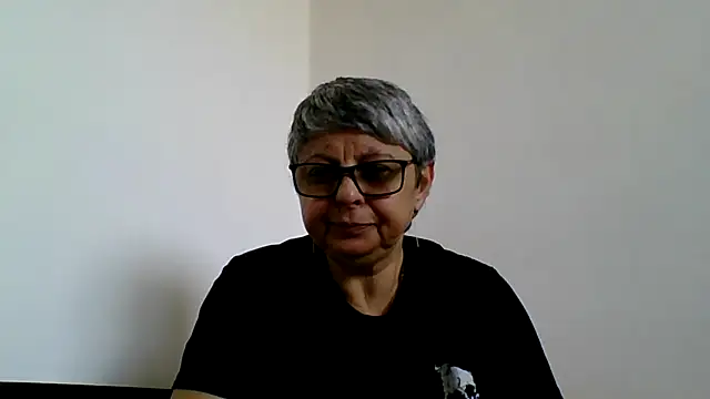 Snapshot of roseblak42 chatting on 04/01/26, 01:52 roseblak42 online show from 04/01/26, 01:52