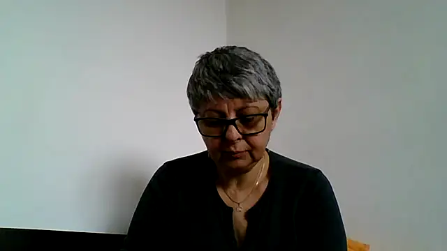 Snapshot of roseblak42 chatting on 04/04/26, 09:18 roseblak42 online show from 04/04/26, 09:18