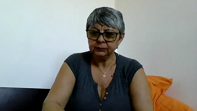 Snapshot of roseblak42 chatting on 04/06/26, 12:28 roseblak42 online show from 04/06/26, 12:28