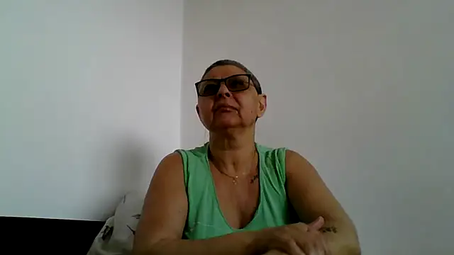 Snapshot of roseblak42 chatting on 04/09/26, 08:31 roseblak42 online show from 04/09/26, 08:31