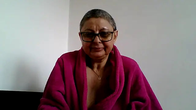 Snapshot of roseblak42 chatting on 04/13/26, 07:58 roseblak42 online show from 04/13/26, 07:58
