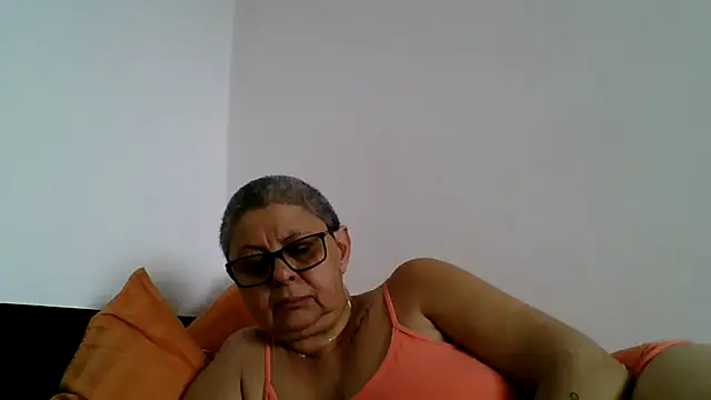 Snapshot of roseblak42 chatting on 06/24/26, 01:32 roseblak42 online show from 06/24/26, 01:32
