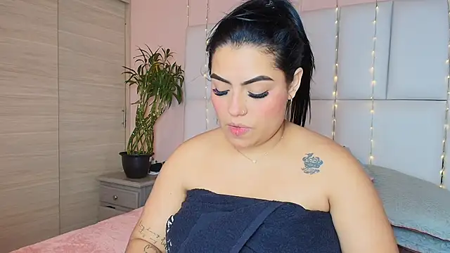 kiana cream online show from 01/11/25, 06:01