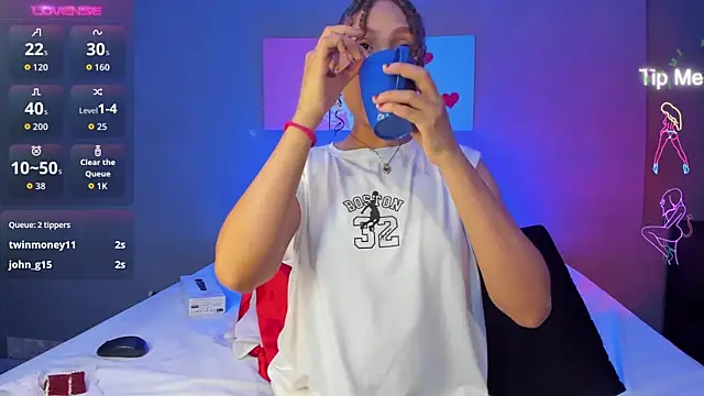 Snapshot of IsabellaSpencer chatting on 11/26/25, 10:11 IsabellaSpencer online show from 11/26/25, 10:11