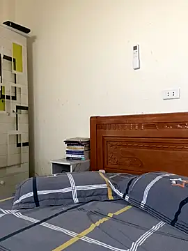 Ruby bear online show from 10/04/25, 02:42