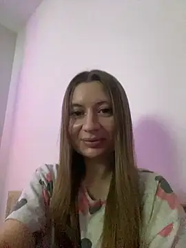 Snapshot of me___ow chatting on 12/27/24, 03:26 me   ow online show from 12/27/24, 03:26