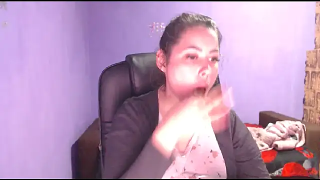 LovelyJulliette online show from 01/06/25, 04:34