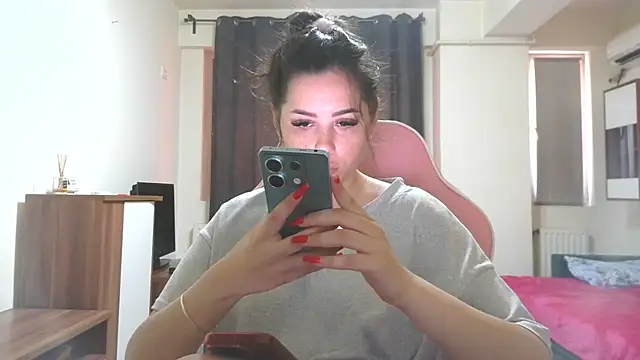 LovelyJulliette online show from 07/20/26, 12:40