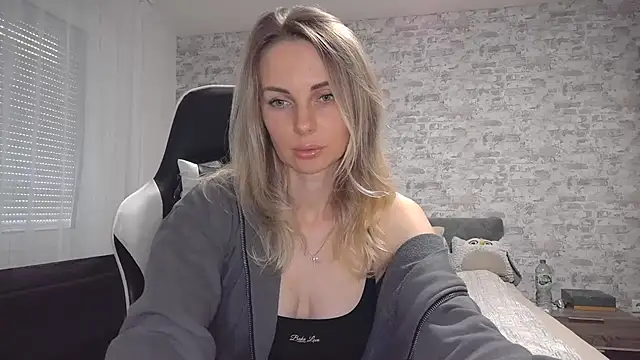 Snapshot of AlissonBia chatting on 10/02/25, 03:52 AlissonBia online show from 10/02/25, 03:52