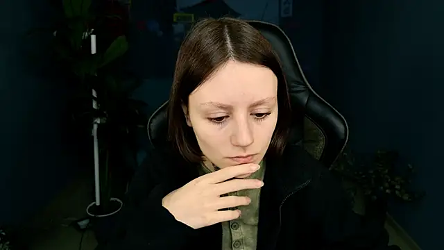 VeliraBraitberg online show from 03/13/25, 05:11