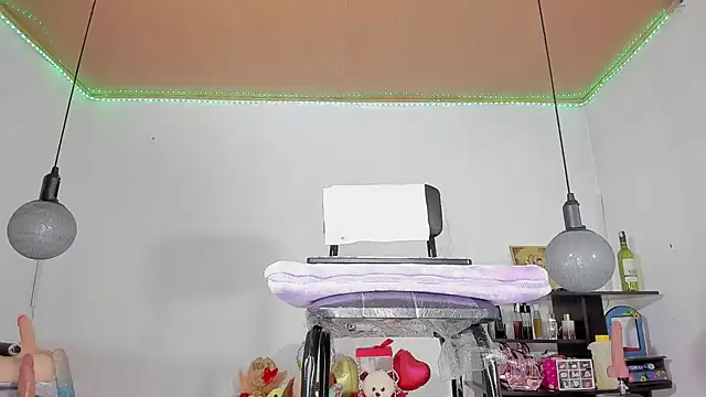 shannon kane  online show from 02/03/25, 02:45