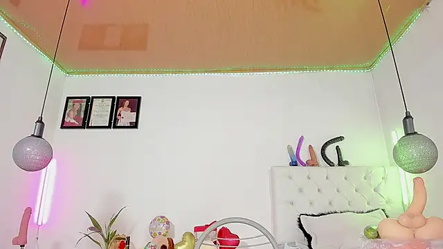 shannon kane  online show from 03/13/25, 04:23