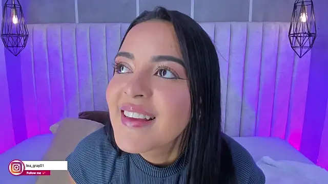 Snapshot of lea_gray chatting on 09/15/25, 07:25 lea gray online show from 09/15/25, 07:25