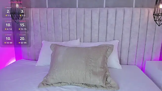 Snapshot of lea_gray chatting on 10/28/25, 06:21 lea gray online show from 10/28/25, 06:21