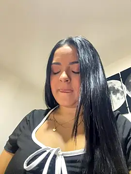 Snapshot of lea_gray chatting on 11/11/25, 05:35 lea gray online show from 11/11/25, 05:35