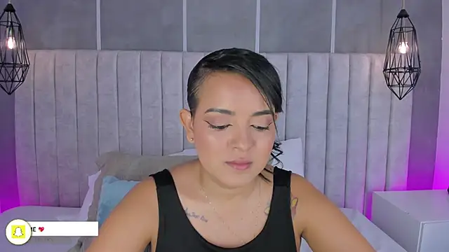 Snapshot of lea_gray chatting on 11/29/25, 07:06 lea gray online show from 11/29/25, 07:06