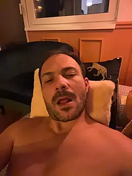 Snapshot of Adventurehotman chatting on 11/02/25, 12:13 Adventurehotman online show from 11/02/25, 12:13