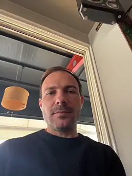 Snapshot of Adventurehotman chatting on 11/04/25, 01:54 Adventurehotman online show from 11/04/25, 01:54