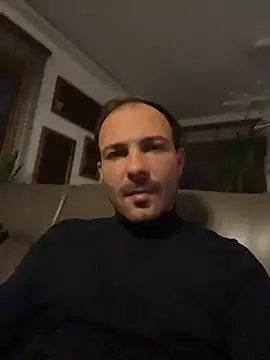 Snapshot of Adventurehotman chatting on 11/06/25, 05:25 Adventurehotman online show from 11/06/25, 05:25