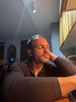 Snapshot of Adventurehotman chatting on 11/13/25, 12:42 Adventurehotman online show from 11/13/25, 12:42