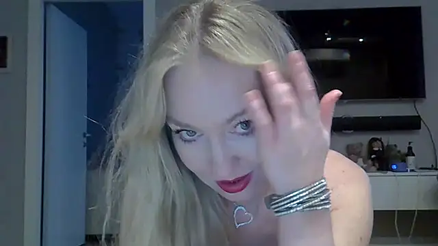 ZarinaSwift online show from 01/13/25, 04:28
