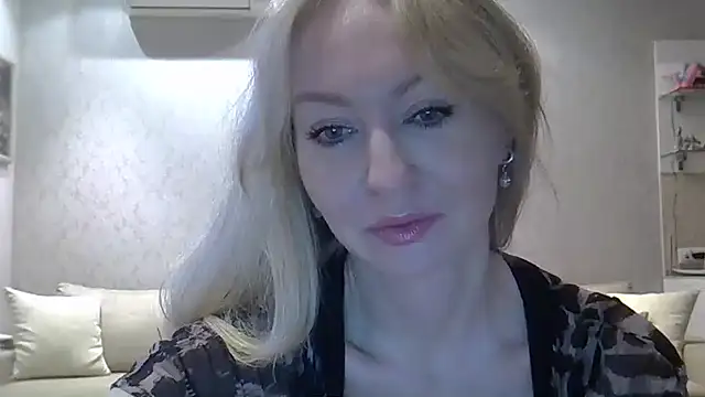 ZarinaSwift online show from 02/13/25, 04:43