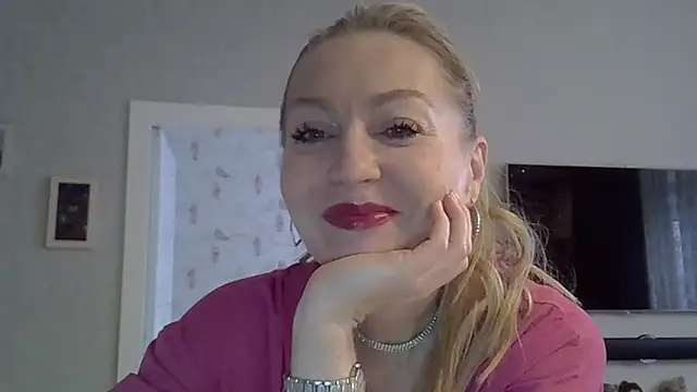 ZarinaSwift online show from 10/10/25, 04:22