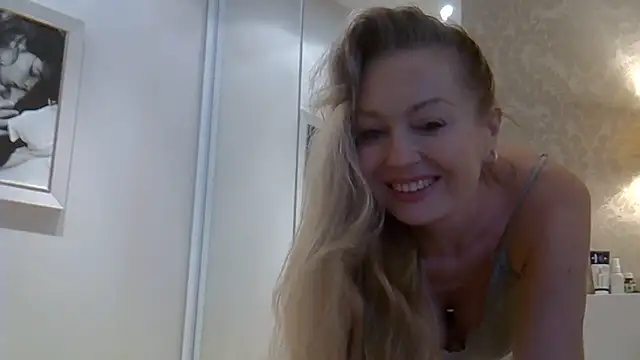 ZarinaSwift online show from 06/19/26, 06:29