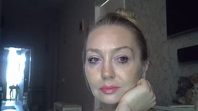 ZarinaSwift online show from 06/20/26, 09:34