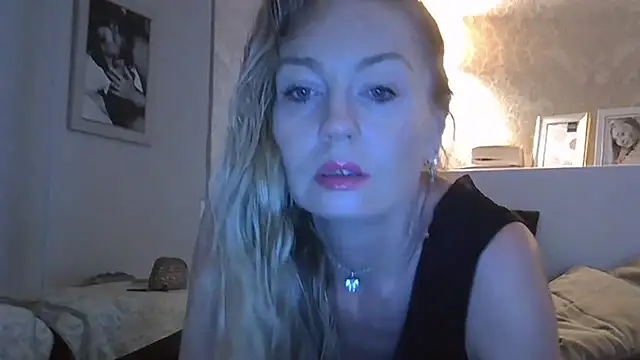ZarinaSwift online show from 06/28/26, 10:54