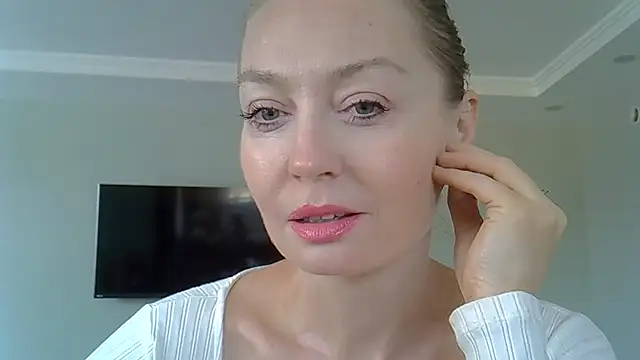 ZarinaSwift online show from 07/11/26, 05:21