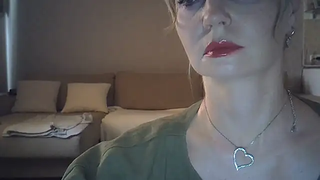 ZarinaSwift online show from 07/31/26, 12:04