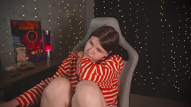 Snapshot of cuteamberlyyy chatting on 11/15/25, 05:16 cuteamberlyyy online show from 11/15/25, 05:16