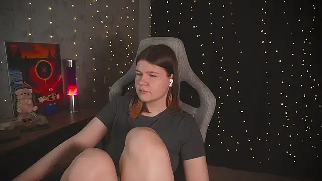 Snapshot of cuteamberlyyy chatting on 11/23/25, 04:56 cuteamberlyyy online show from 11/23/25, 04:56