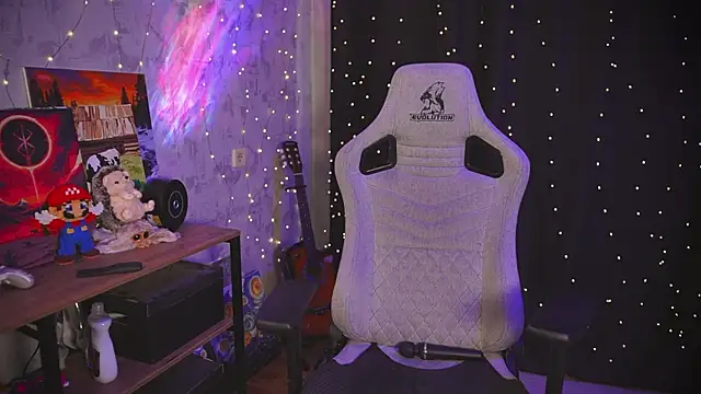 cuteamberlyyy online show from 05/18/26, 04:07