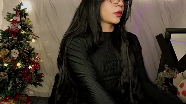 Snapshot of jeimy_garcia chatting on 12/16/25, 12:10 jeimy garcia online show from 12/16/25, 12:10