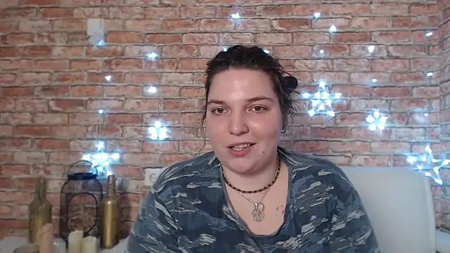Amelia Kiss  online show from 12/18/24, 07:04